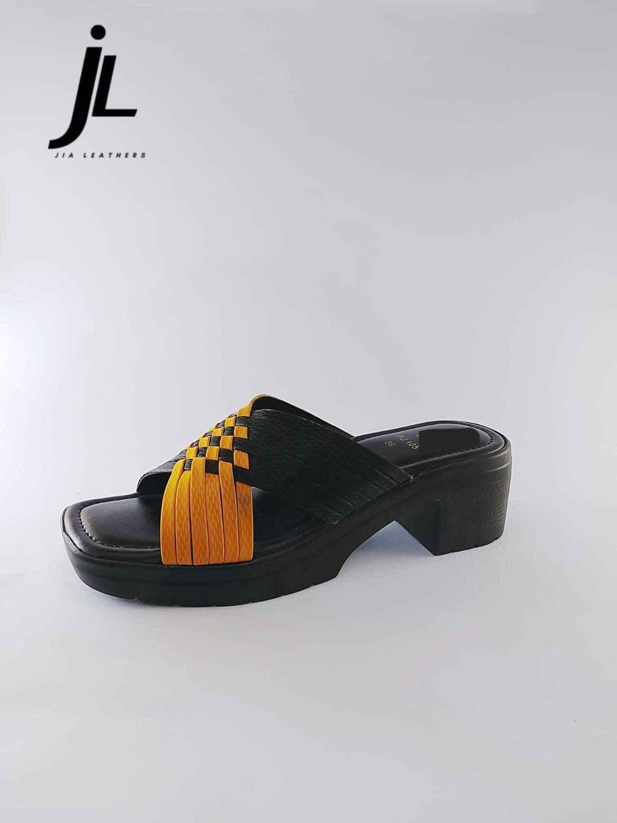 BLACK SPARK SLIPPER