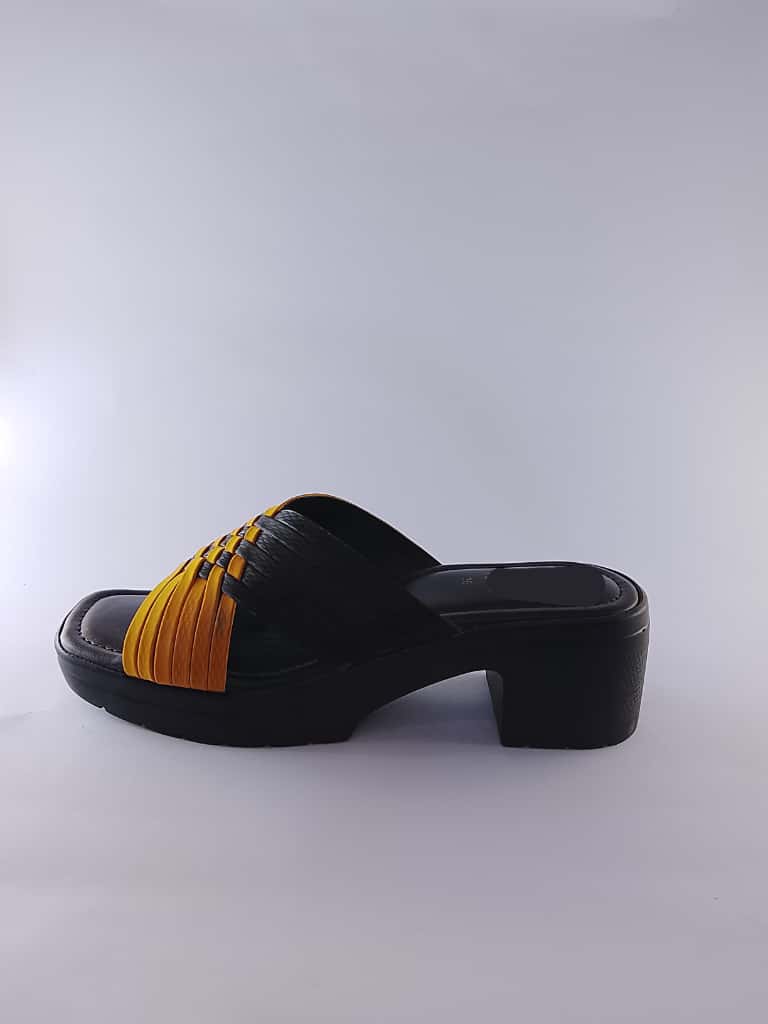 BLACK SPARK SLIPPER